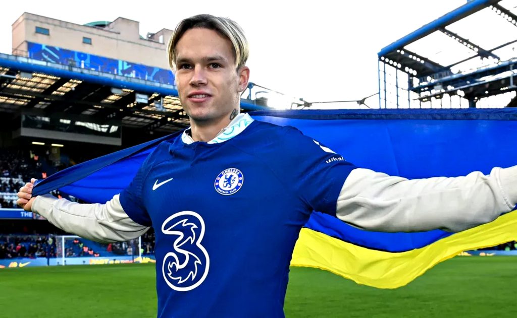 Кошти не дійшли — у «Десні» висловилися щодо виплат солідарності за Мудрика Михайло Мудрик.