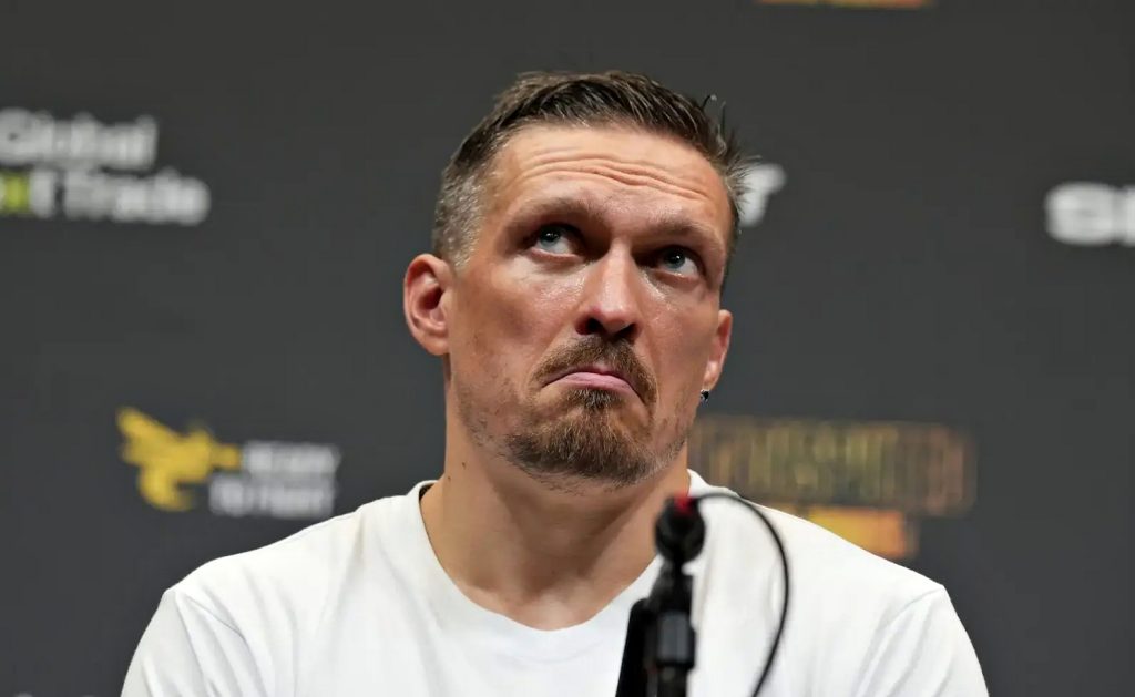 Я і Кабаєл — Чісора назвав бійців, які здатні перемогти Усика Олександр Усик.