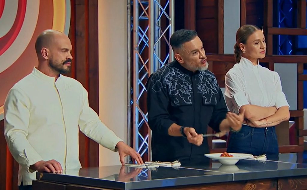 «МастерШеф 16» 10 випуск: як пройшло шоу, результати та хто зняв чорні фартухи Журі «МастерШеф».