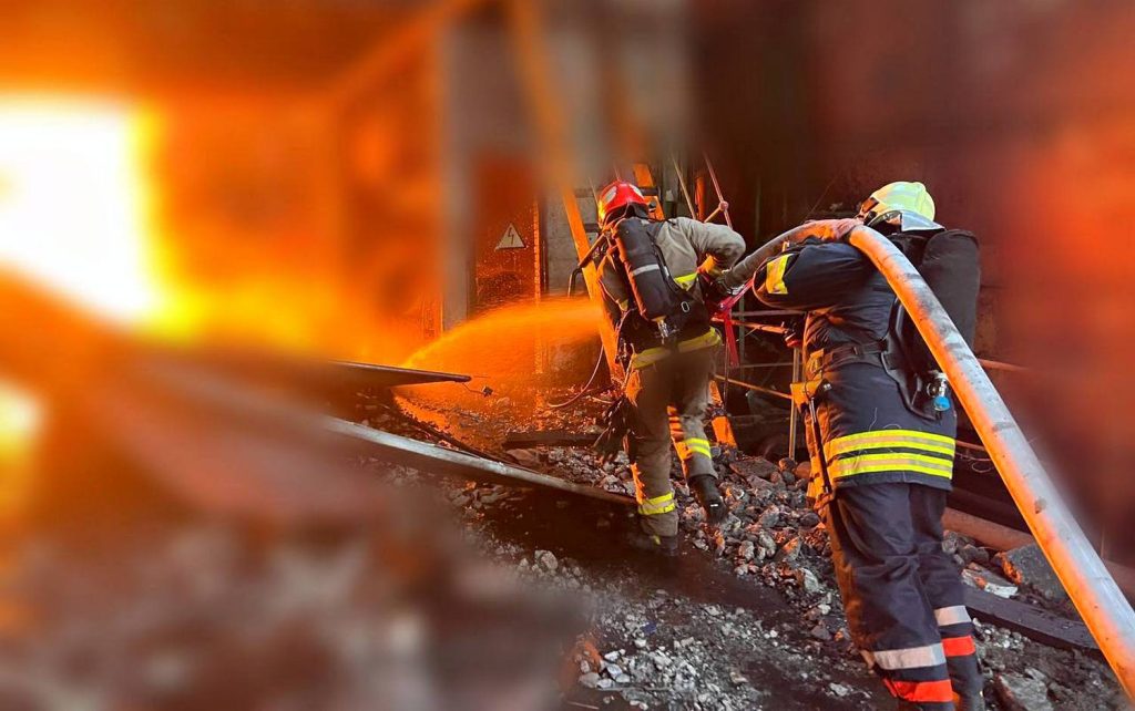 Рятувальники.