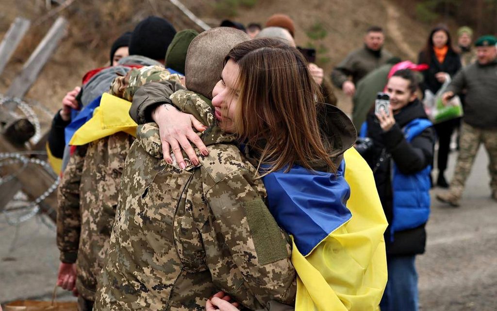 Повернення військовополонених.