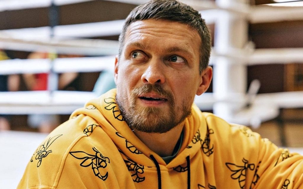 Є невеликий спортивний центр — Усик відповів, куди інвестує кошти в Україні (ВІДЕО) Олександр Усик.