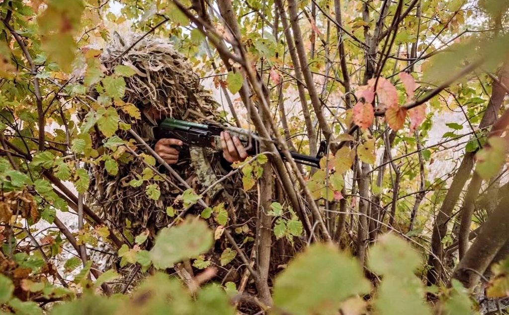 ЗСУ просунулися в Куп’янську та під Петропавлівкою — ISW (КАРТА) Боєць ЗСУ.