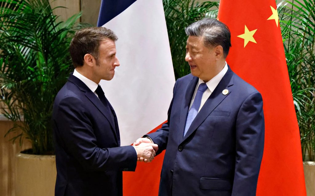 Еммануель Макрон і Сі Цзіньпін.