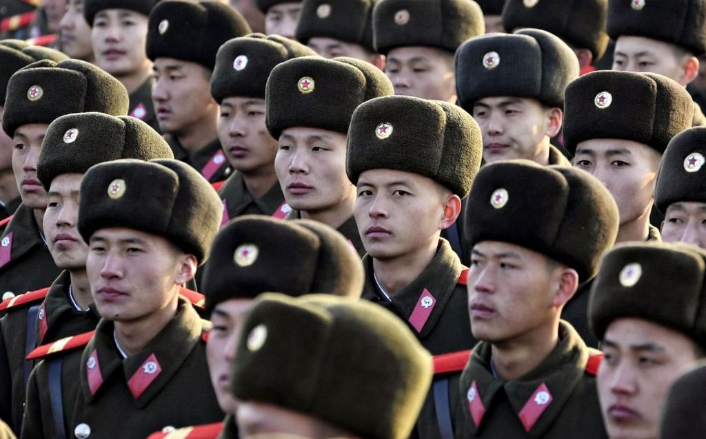 Близько 10 000 військових КНДР перекинуто до кордонів України Північнокорейські солдати.