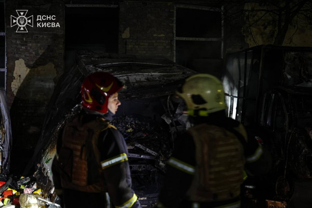 Рятувальники.