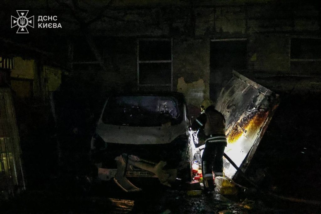 Рятувальники.