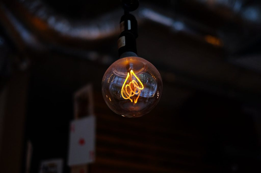 Лампочка.