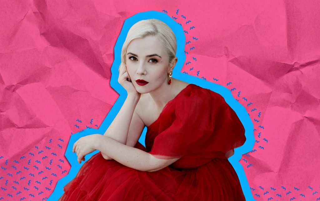 Міка Ньютон.