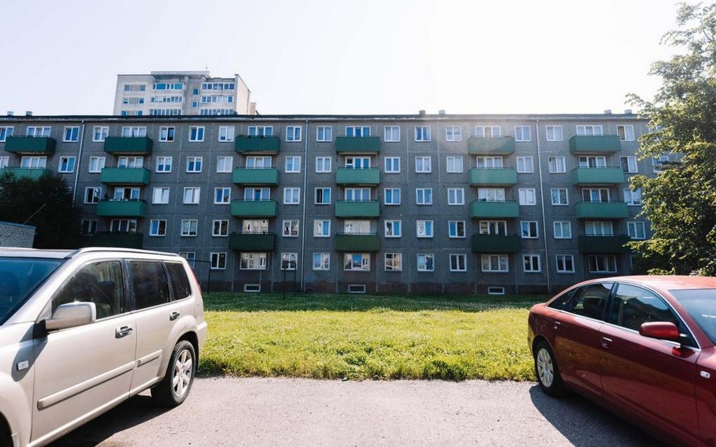 Нерухомість.