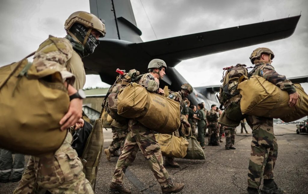 Європейські військові.