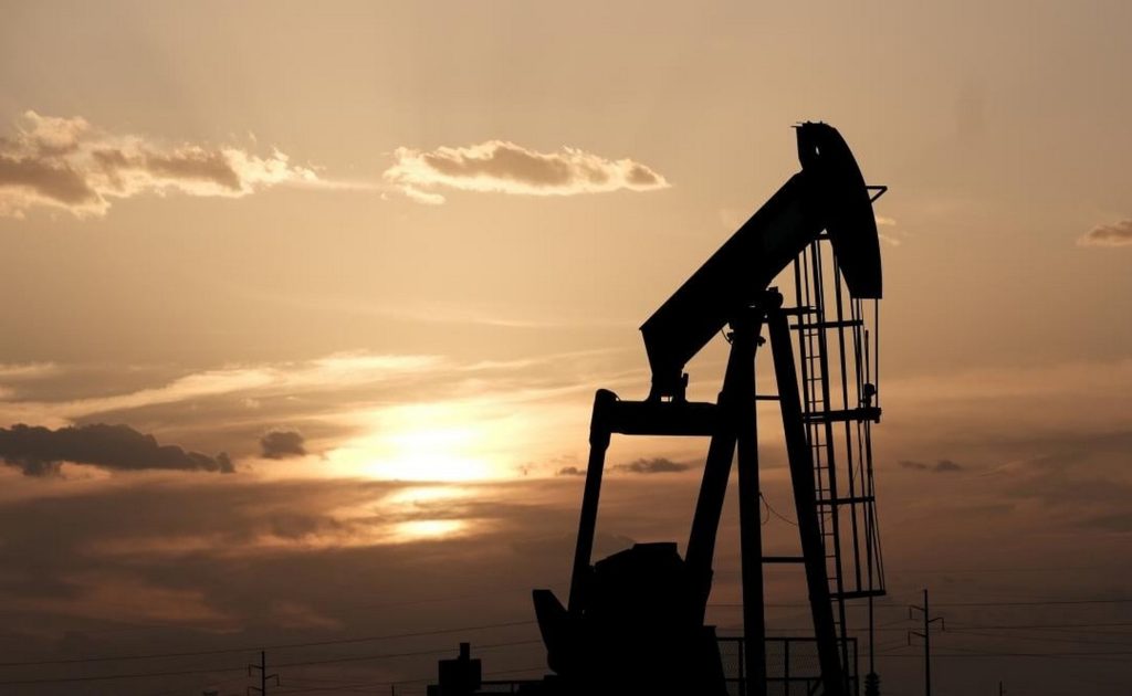 Видобуток нафти.