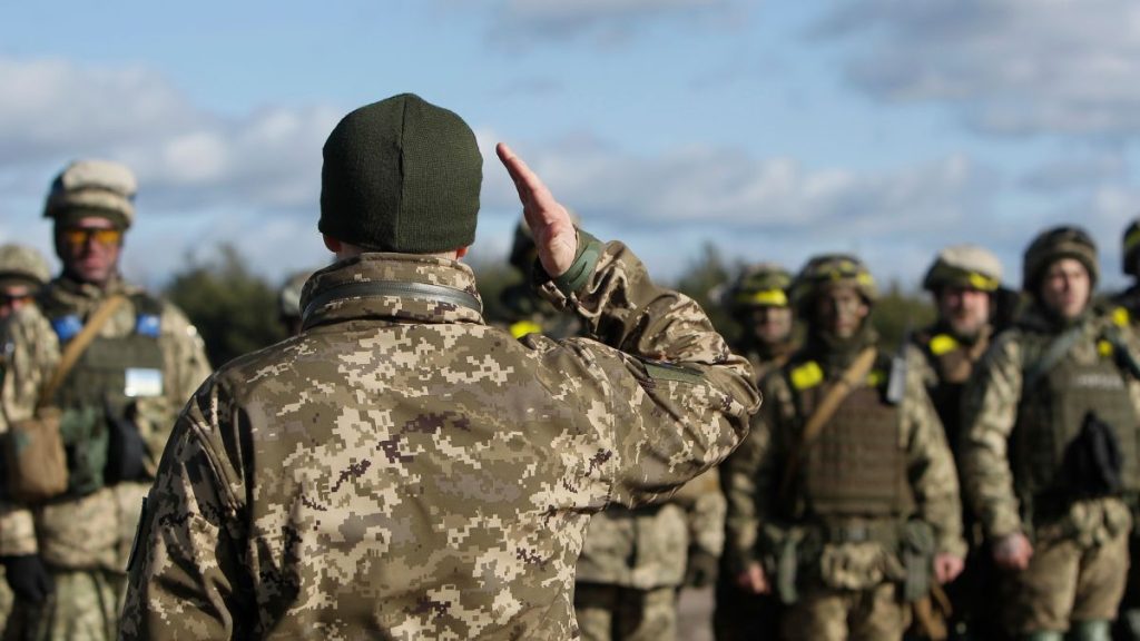 Військові.