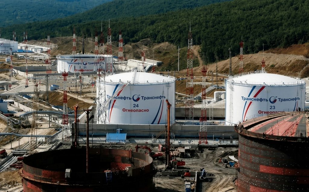 Нафтосховища.