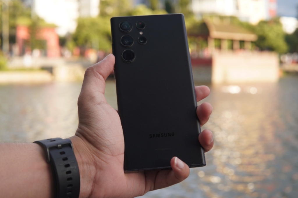 Смартфон Samsung.